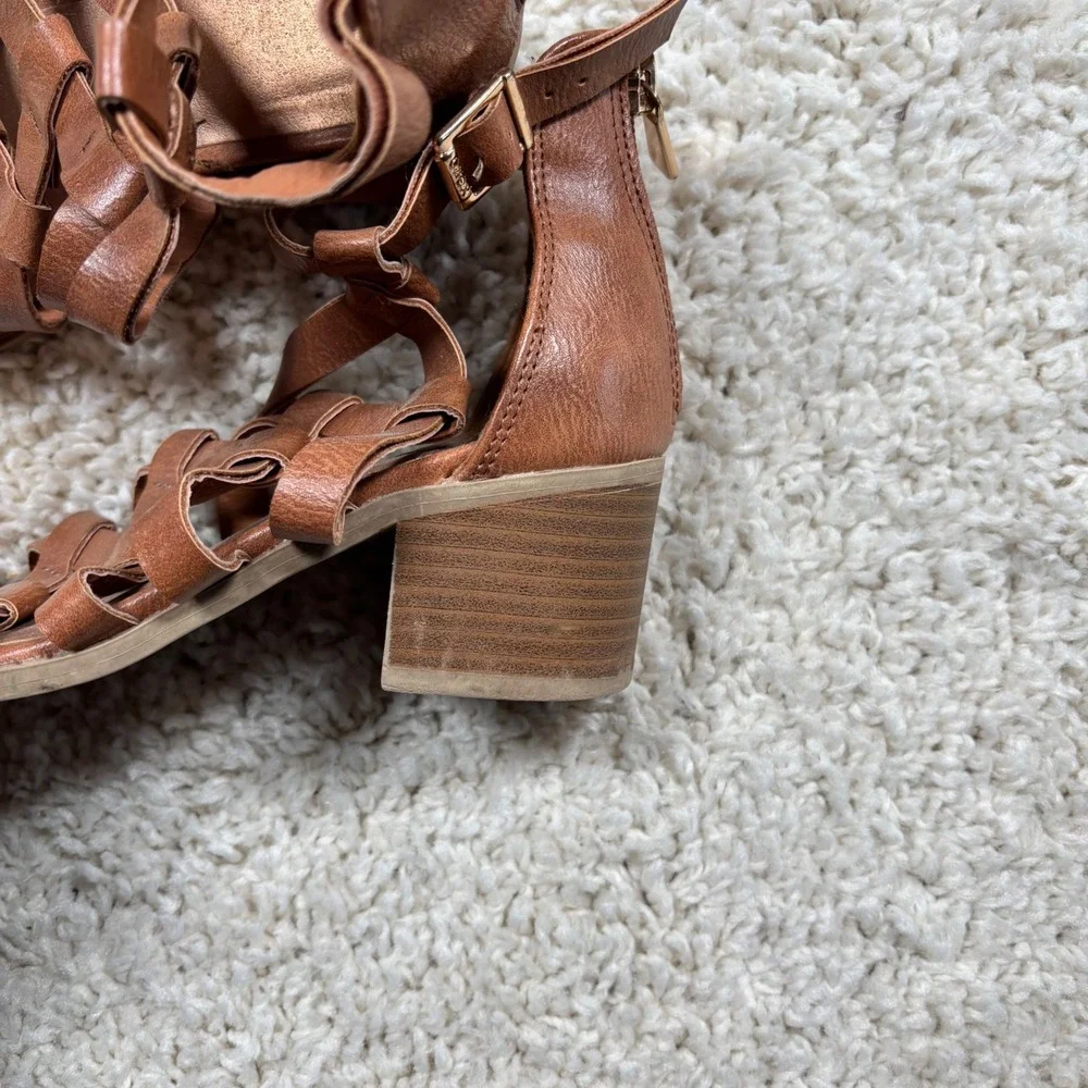 XOXO step into
